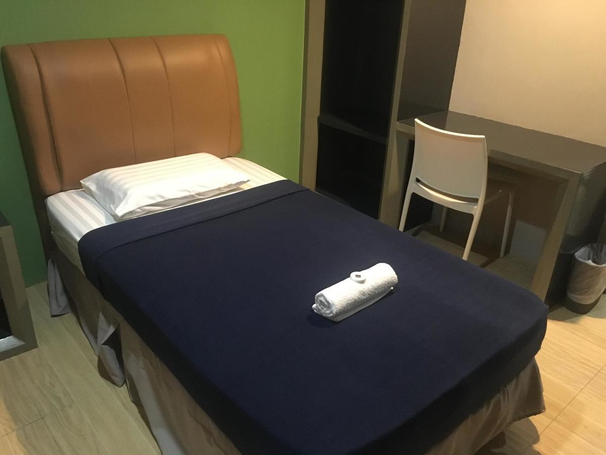 Urban Living Zen Hotel Davao Экстерьер фото