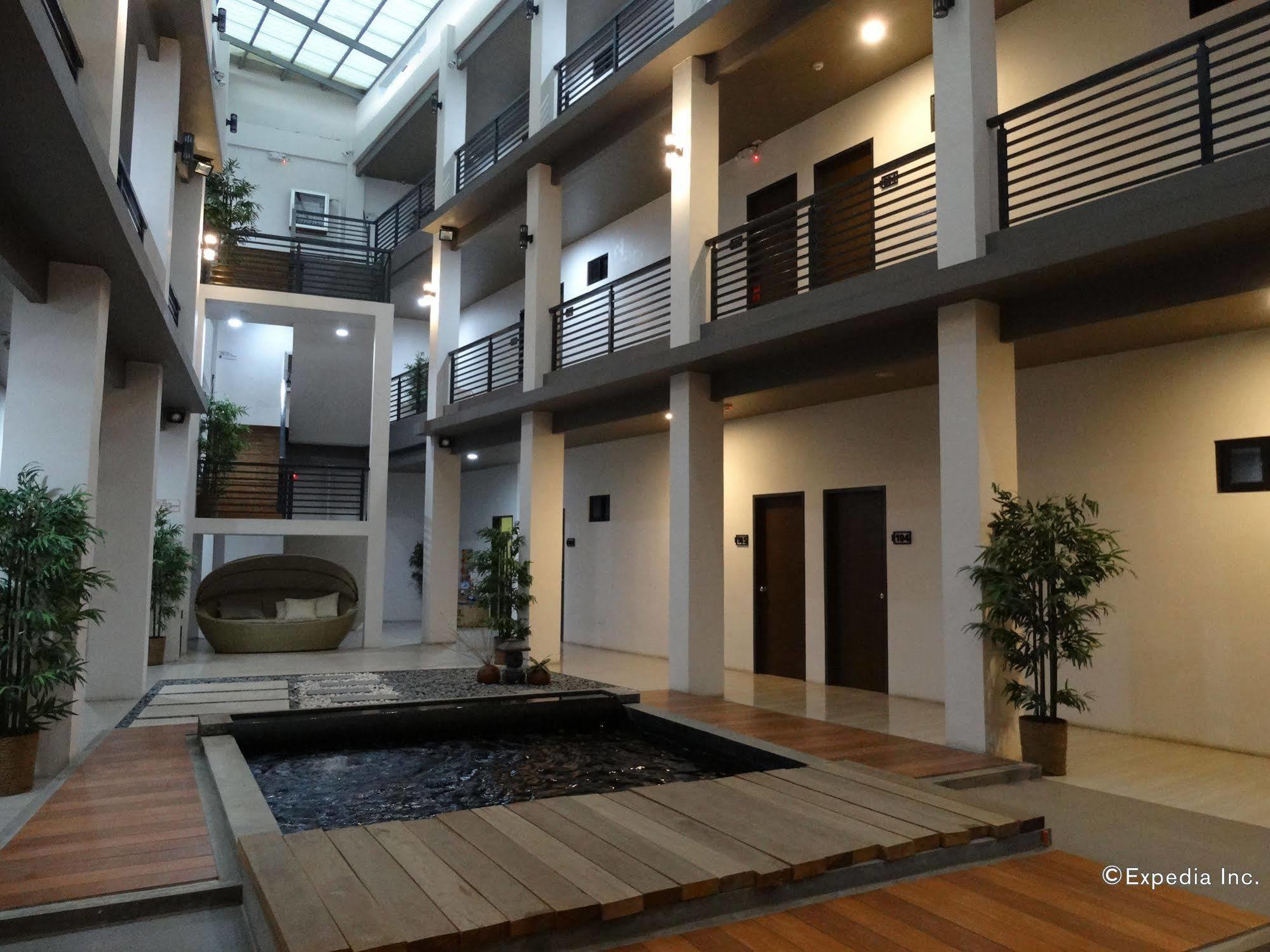 Urban Living Zen Hotel Davao Экстерьер фото