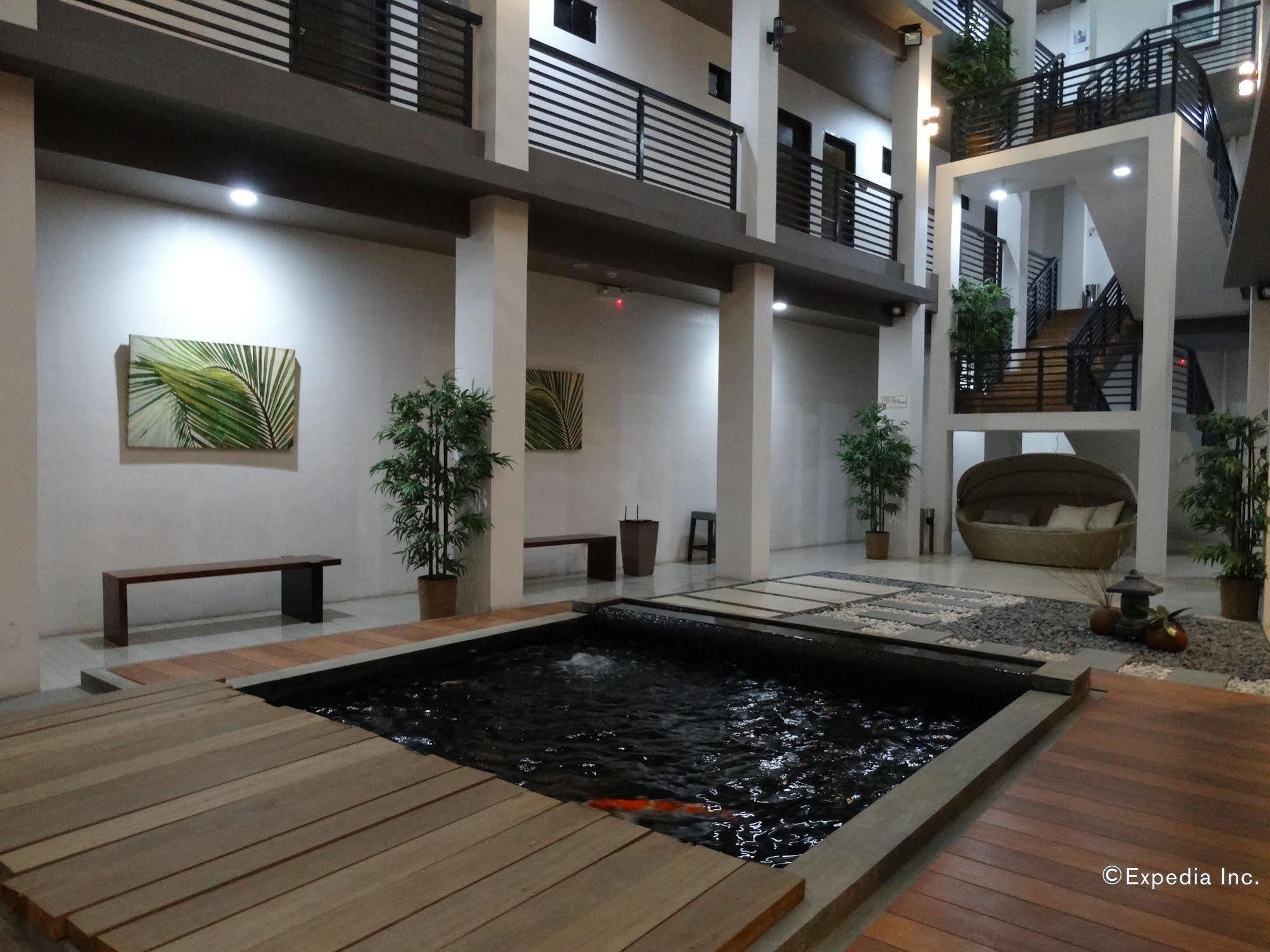 Urban Living Zen Hotel Davao Экстерьер фото