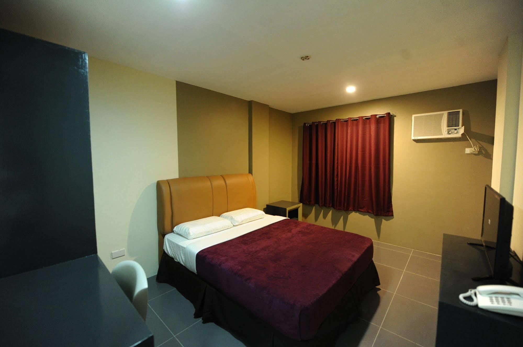 Urban Living Zen Hotel Davao Экстерьер фото
