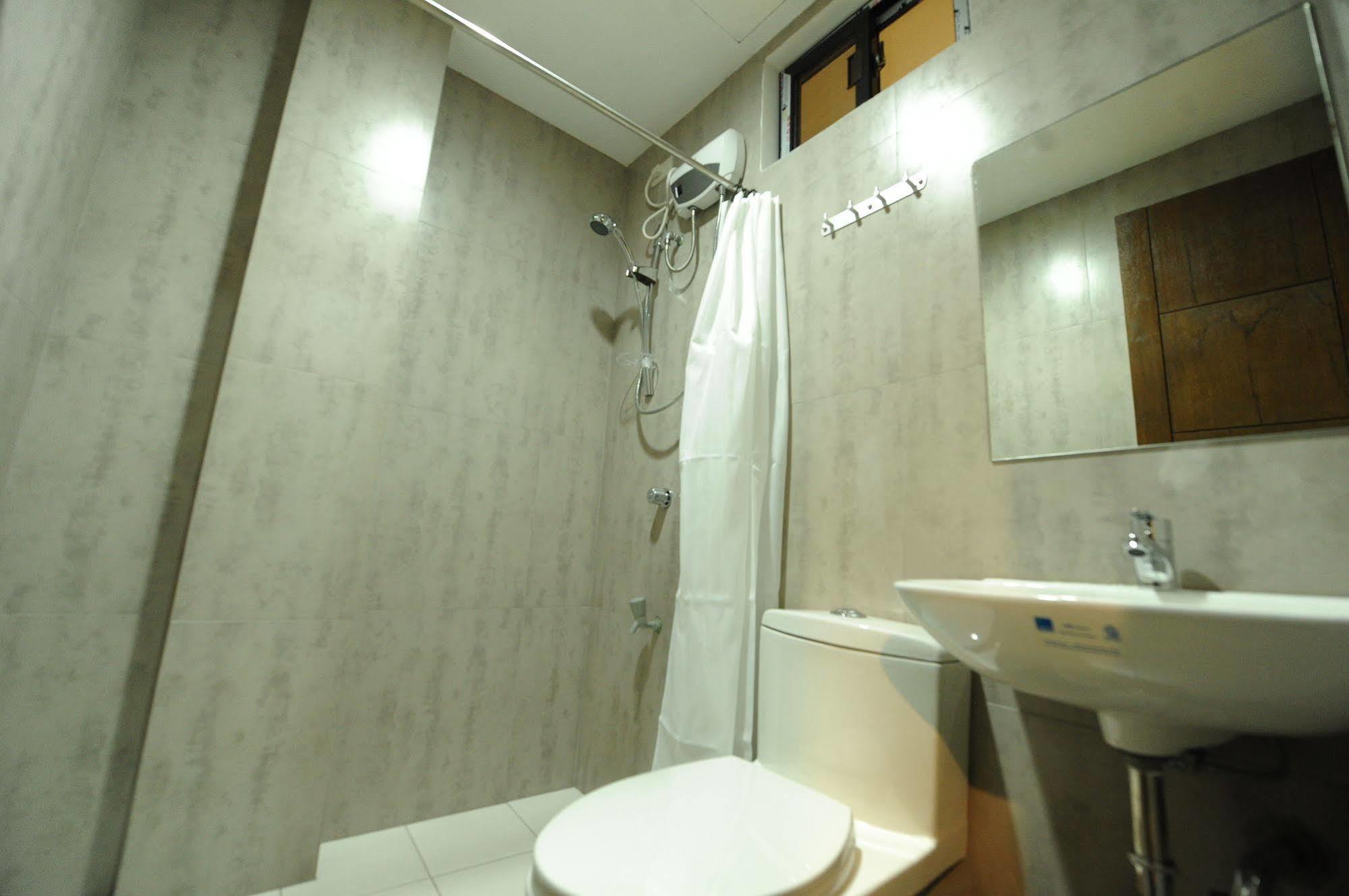 Urban Living Zen Hotel Davao Экстерьер фото