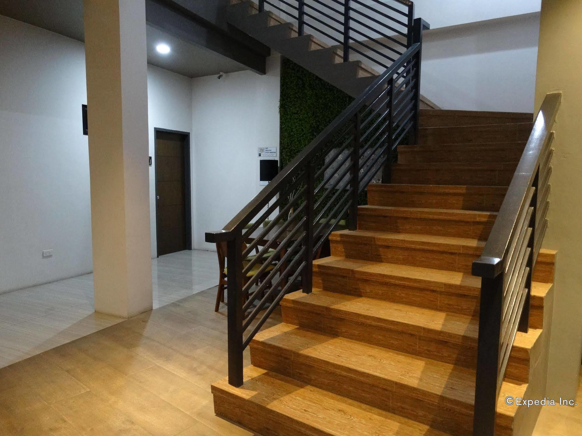 Urban Living Zen Hotel Davao Экстерьер фото